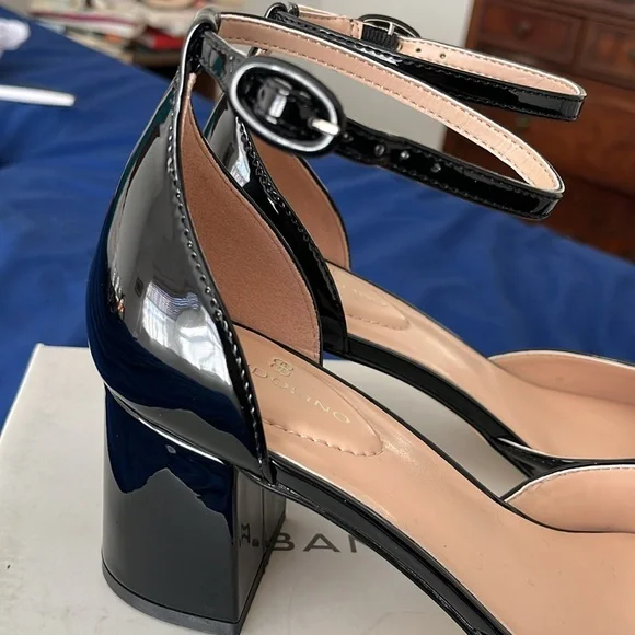Bandolino Black Patent Leather Heels - Picture 3 of 9